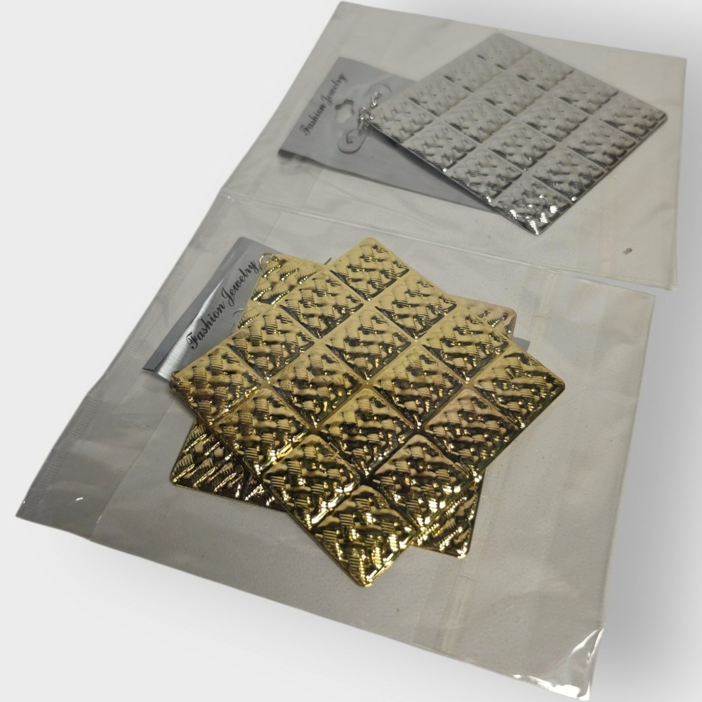 Lot of 2 X Large Earrings Gold Silver Tone Textured Square Dangle VINTAGE 4" Y2K - Picture 3 of 6